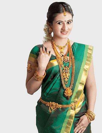 Muliya Jewelers ring, Madikeri wedding jewellery, Puttur gold bride fashion, glittering diamond pendant, traditional sari adornments, south Indian bridal accessories, Karnataka gold designs