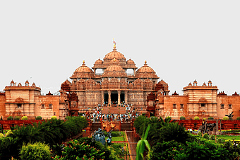 Akshardham Temple, Laxminarayan Temple, Gurudwara Bangla Sahib, historic Indian architecture, spiritual pilgrimage sites, cultural heritage landmarks, religious tourism in Delhi