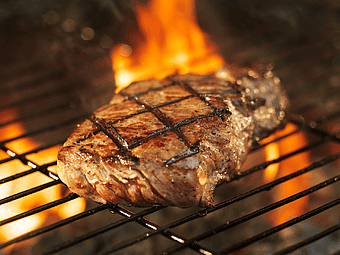 barbecue grill, beefsteak chophouse, grilling technique, grilled steak, outdoor cooking, flame-grilled meat, barbecue cookbook